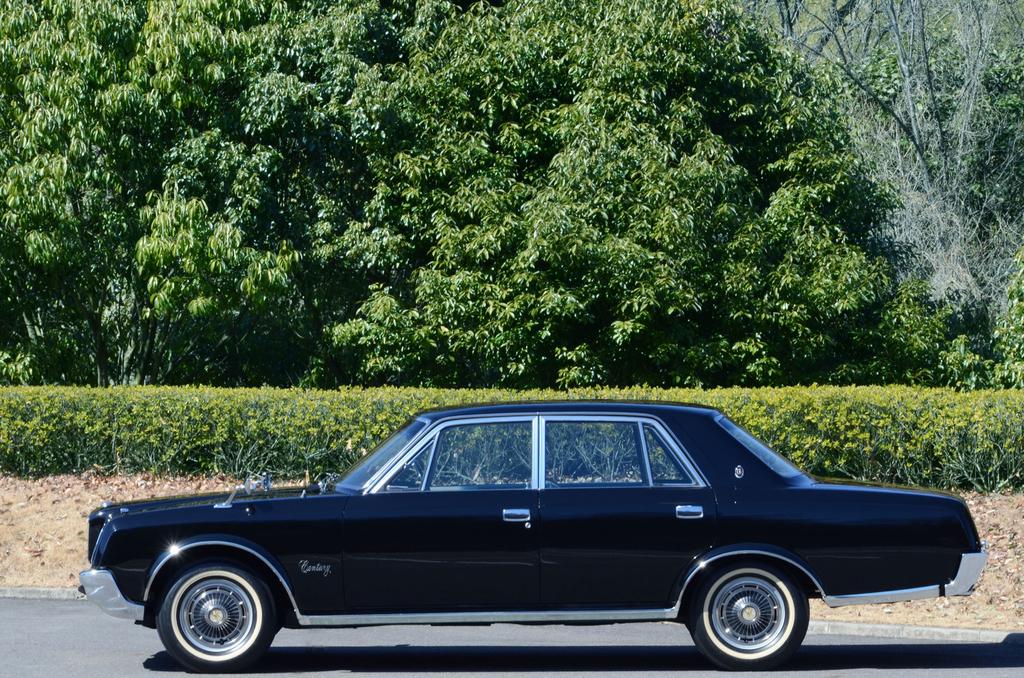 Toyota Century Model VG20 | Archives | Toyota Automobile Museum