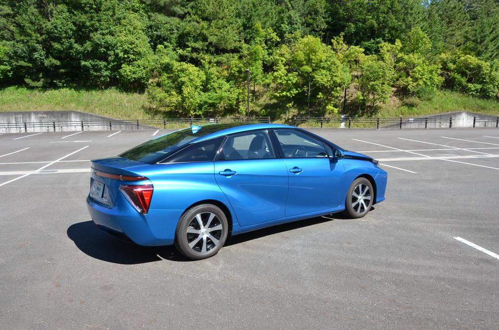 Toyota MIRAI model JPD10 | Archives | Toyota Automobile Museum