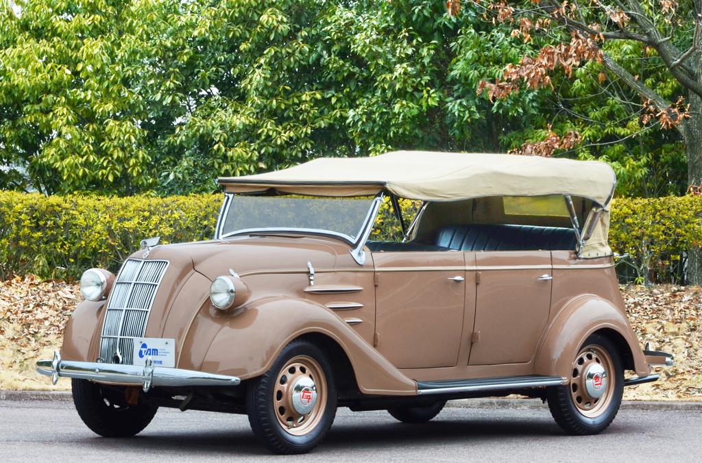 トヨタＡＢ型フェートン（1936年）乗用車　（車型卓上ライター）