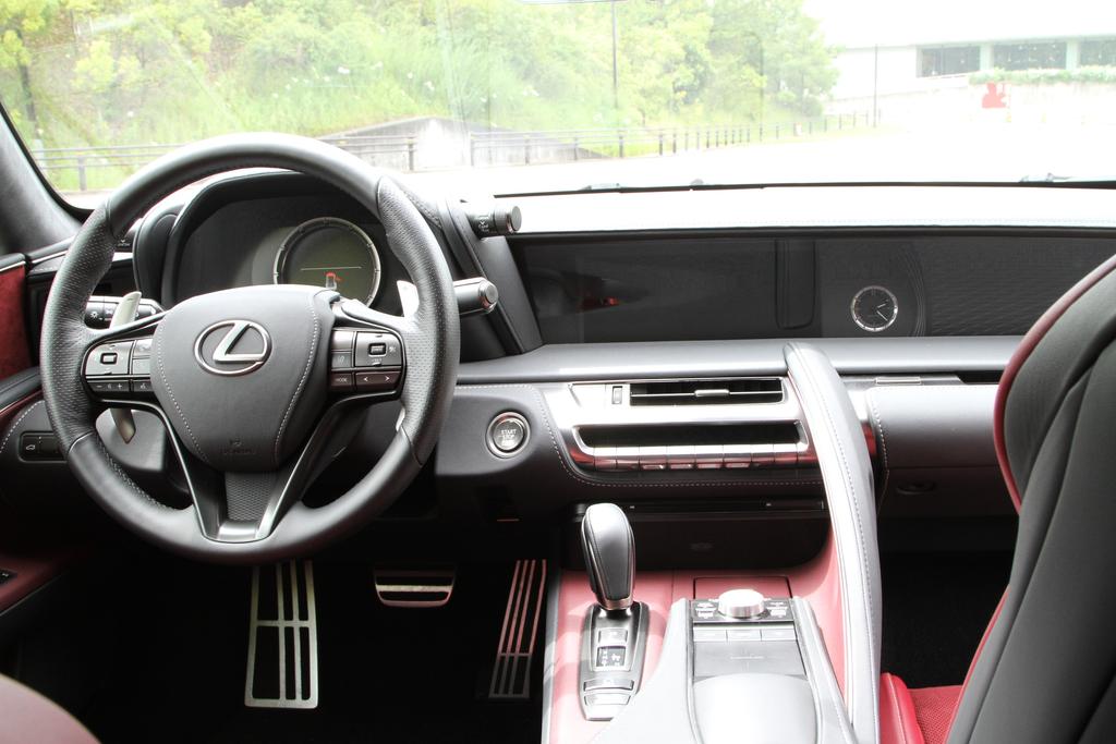 Lexus LC500 URZ100L型 | 車両データベース | アーカイブズ | トヨタ博物館
