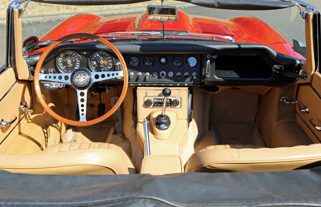 ジャガー Eタイプ ロードスター | 車両データベース | アーカイブズ