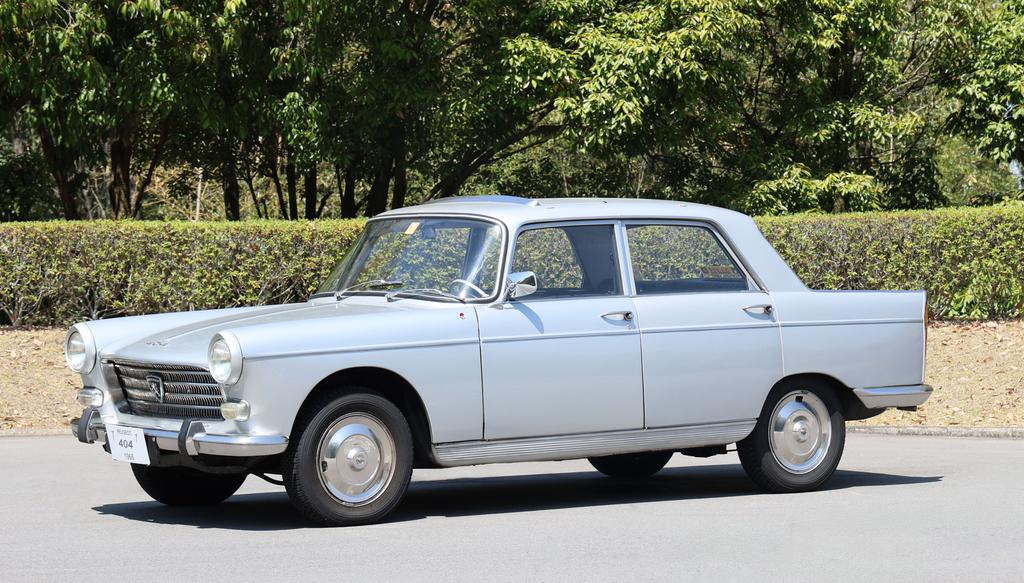 プジョー 404 ベルリーヌ | 車両データベース | アーカイブズ | トヨタ