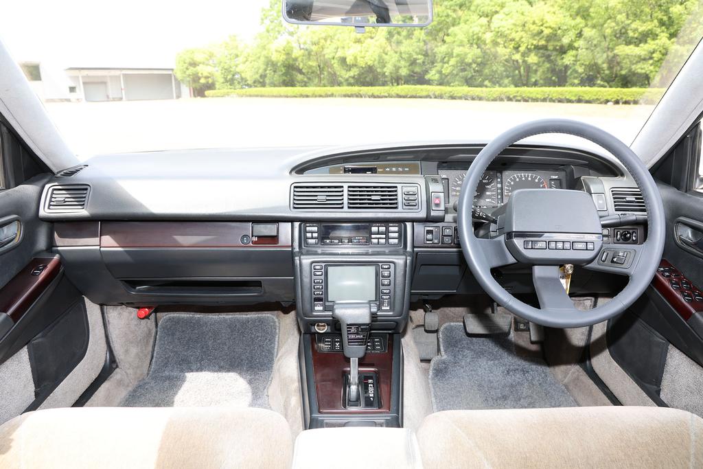 ニッサン セドリック シーマ FPAY31型 | 車両データベース