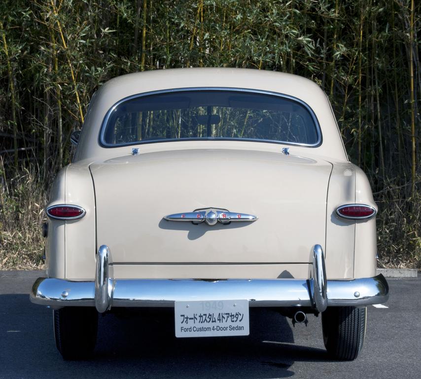 フォード カスタム 4ドア セダン | 車両データベース | アーカイブズ
