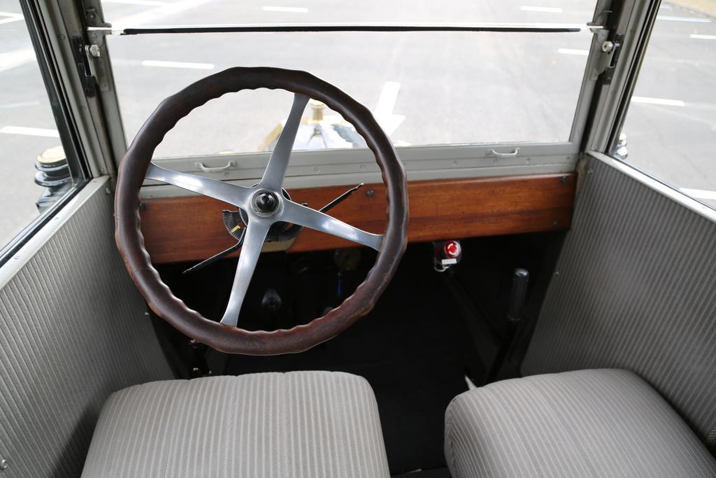 フォード モデルT センタードア セダン | 車両データベース