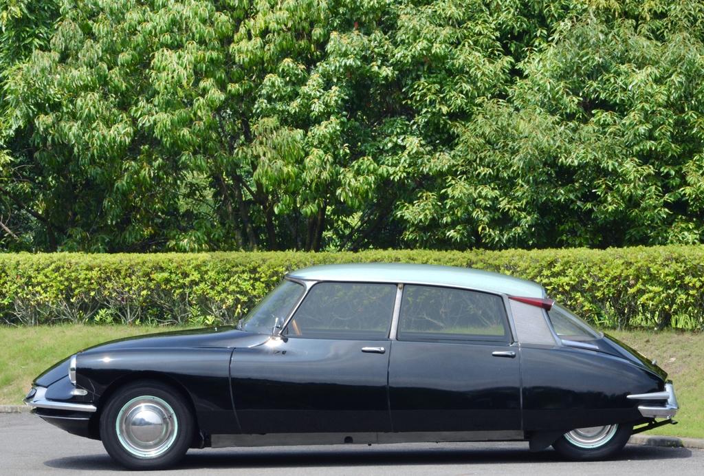 Citroen DS19 | Archives | Toyota Automobile Museum