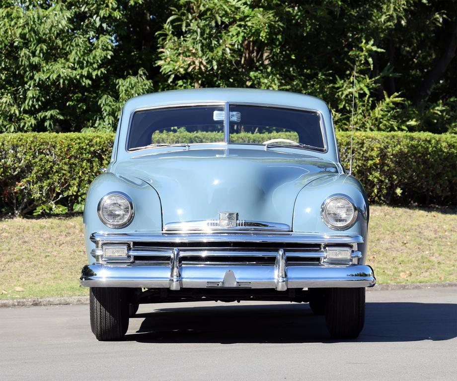 カイザー デラックス セダン | 車両データベース | アーカイブズ