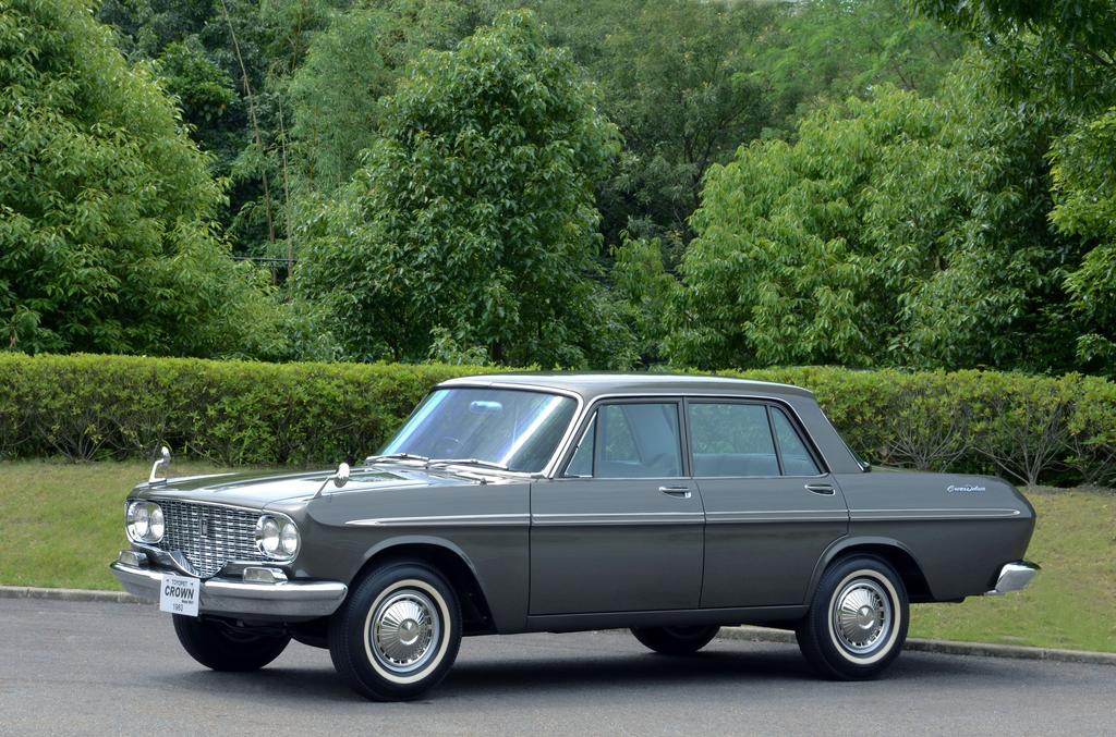 Toyopet Crown Model RS41 | Archives | Toyota Automobile Museum