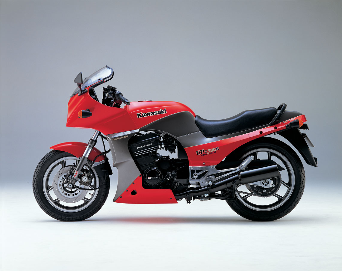 カワサキ GPZ900R(北米モデル名:Ninja)(1984年)【画像提供:カワサキモータース(株)】