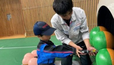 ②お仕事体験 タイヤ交換