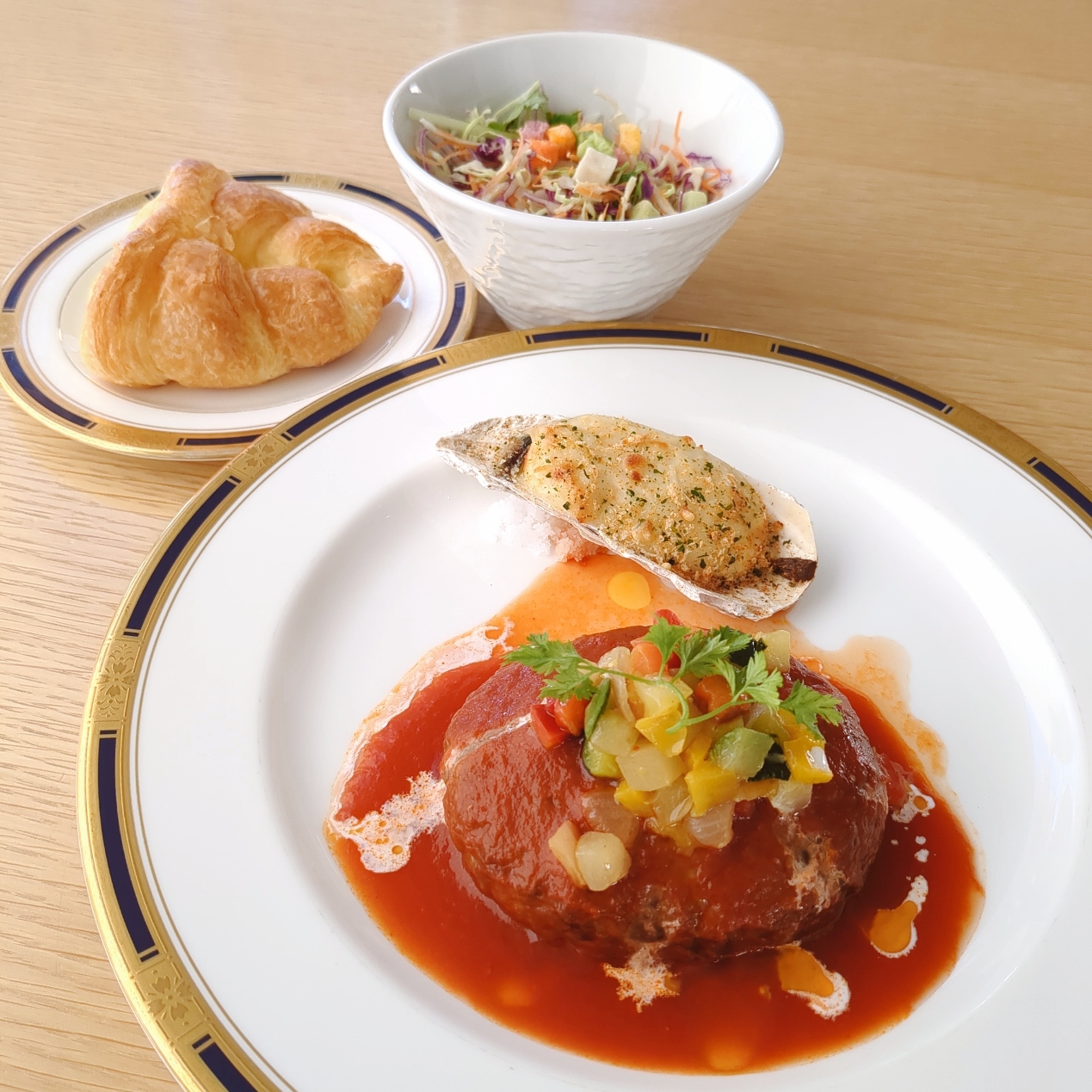 シェフのこだわり旬ランチ ¥1,320 (料理の写真はイメージです)