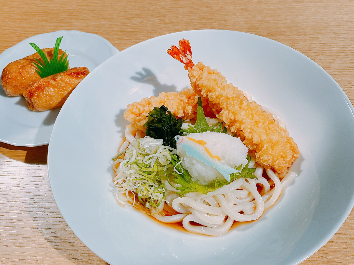 Shrimp tempura and grated Japanese radish cold udon  (with Inari sushi)