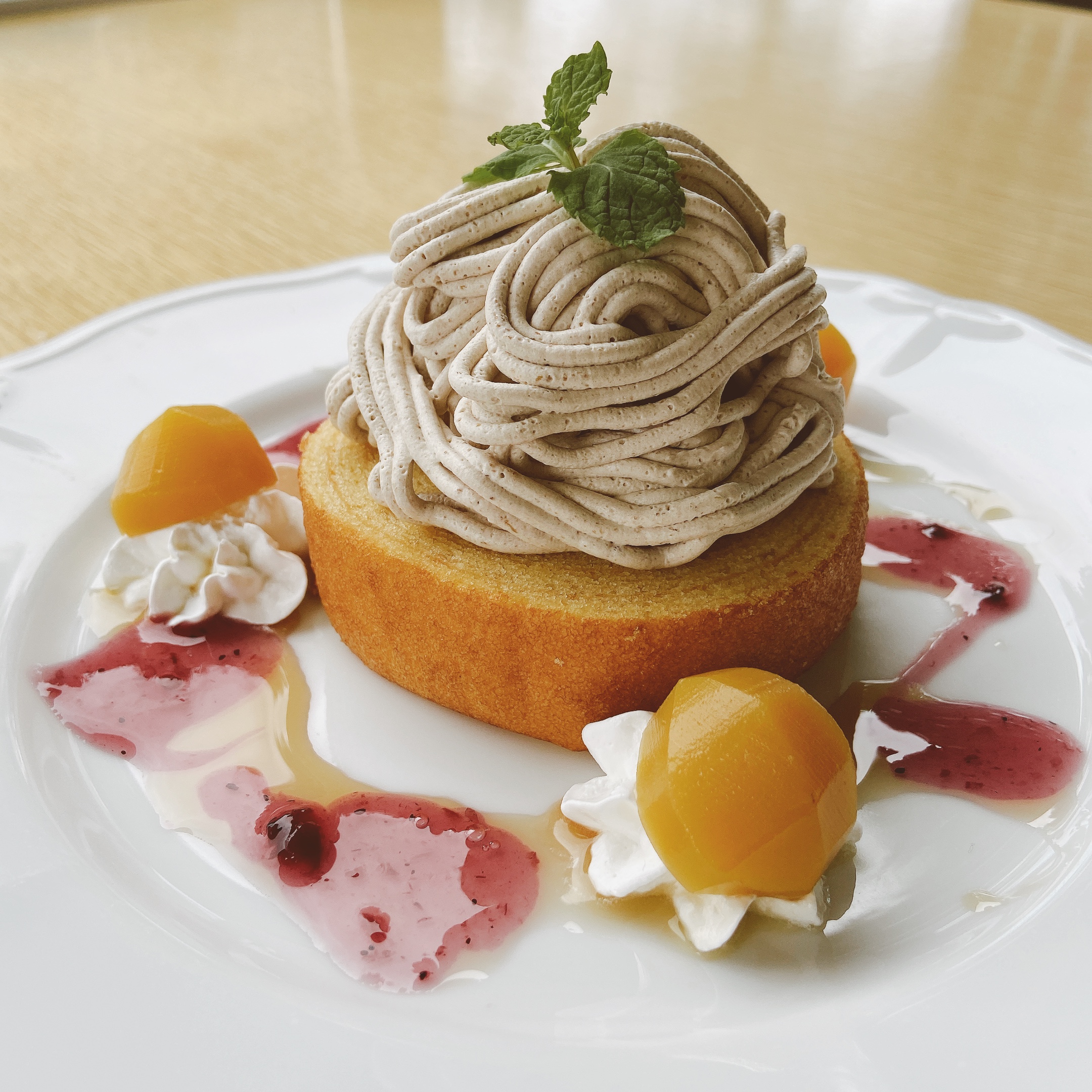 “Stump shape” Chestnuts cake ¥880